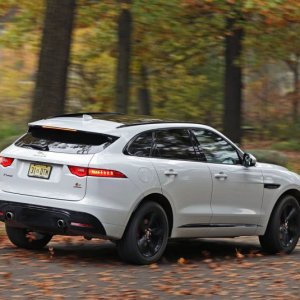 2017-Jaguar-F-Pace-S-119-876x535.jpg