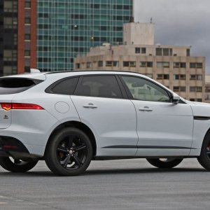 2017-Jaguar-F-Pace-S-125-876x535.jpg