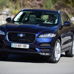 2017-Jaguar-F-Pace1.jpg