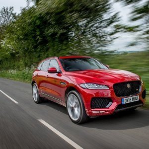 Jaguar_F-Pace_S3.jpg